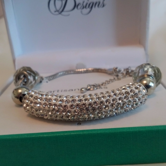 🌹5/$25 Sale Dazzling Designs Artisan Glass Bracelet - Picture 4 of 4